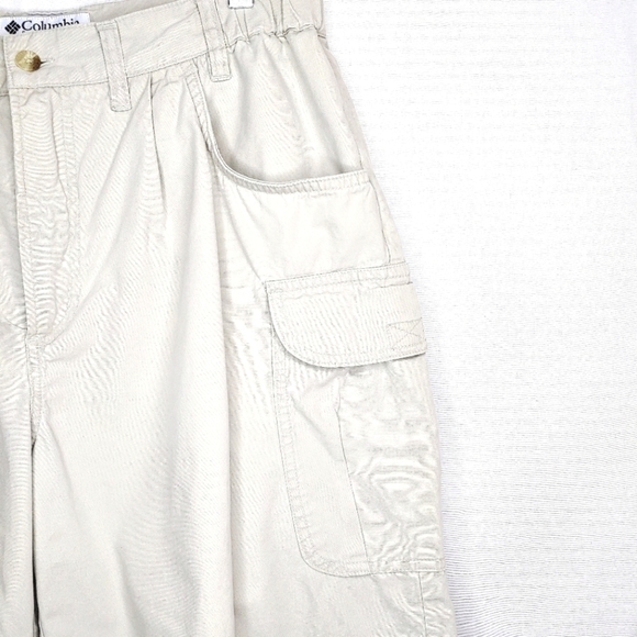 Columbia Cargo shorts. Taupe waist 34 - Picture 9 of 10